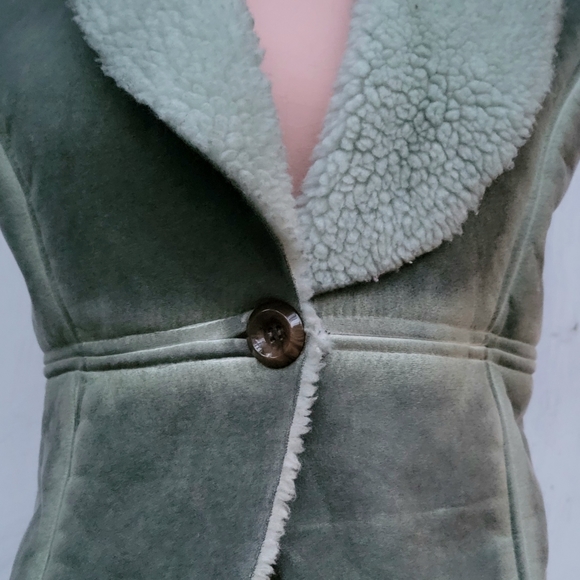 Sage Italian Leather Button Vest with Faux Fur Lining - Picture 4 of 11